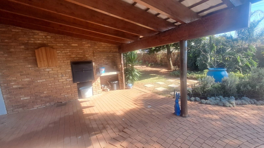 5 Bedroom Property for Sale in Wingate Park Gauteng