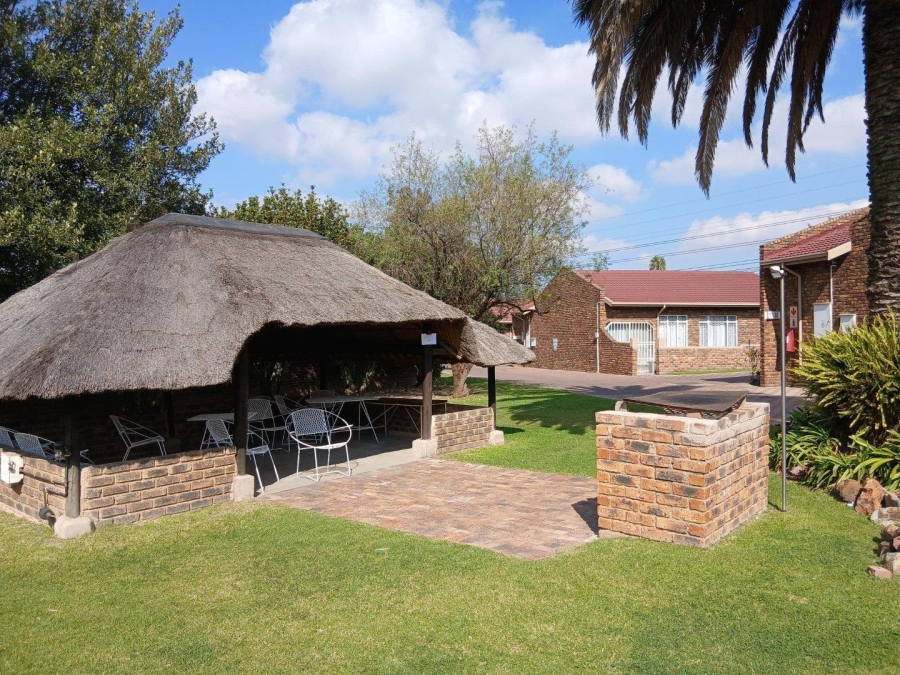 3 Bedroom Property for Sale in Birchleigh Gauteng