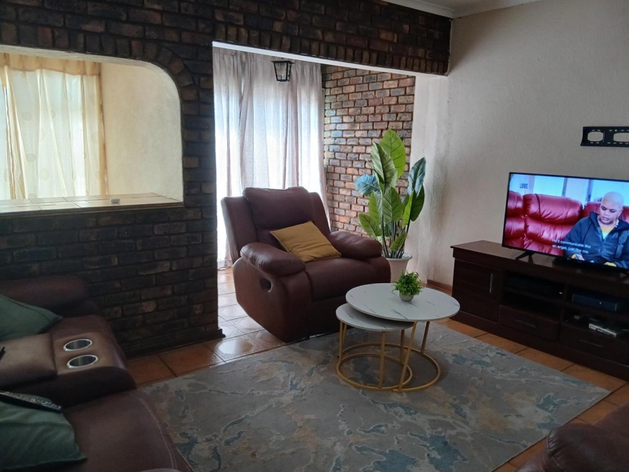 3 Bedroom Property for Sale in Birchleigh Gauteng