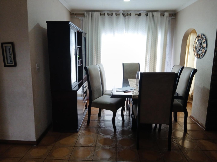 3 Bedroom Property for Sale in Birchleigh Gauteng
