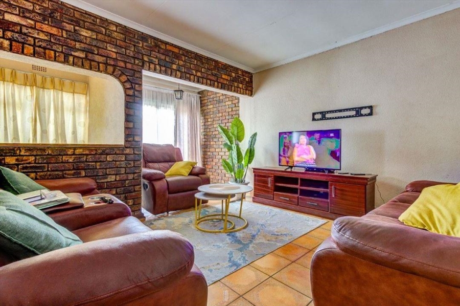 3 Bedroom Property for Sale in Birchleigh Gauteng