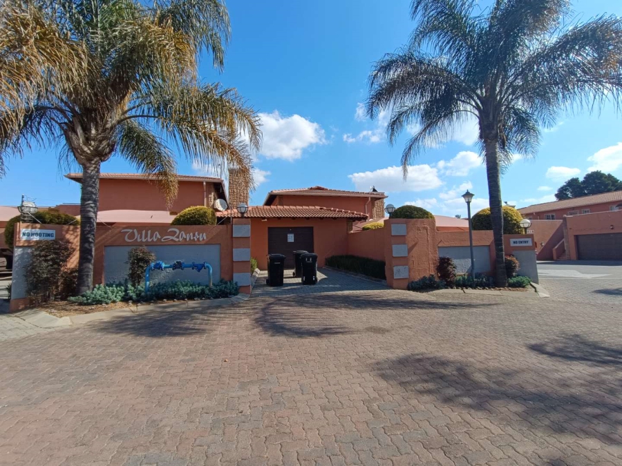 3 Bedroom Property for Sale in Glen Marais Gauteng