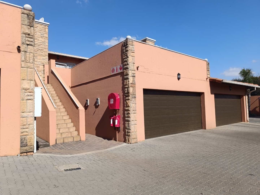 3 Bedroom Property for Sale in Glen Marais Gauteng