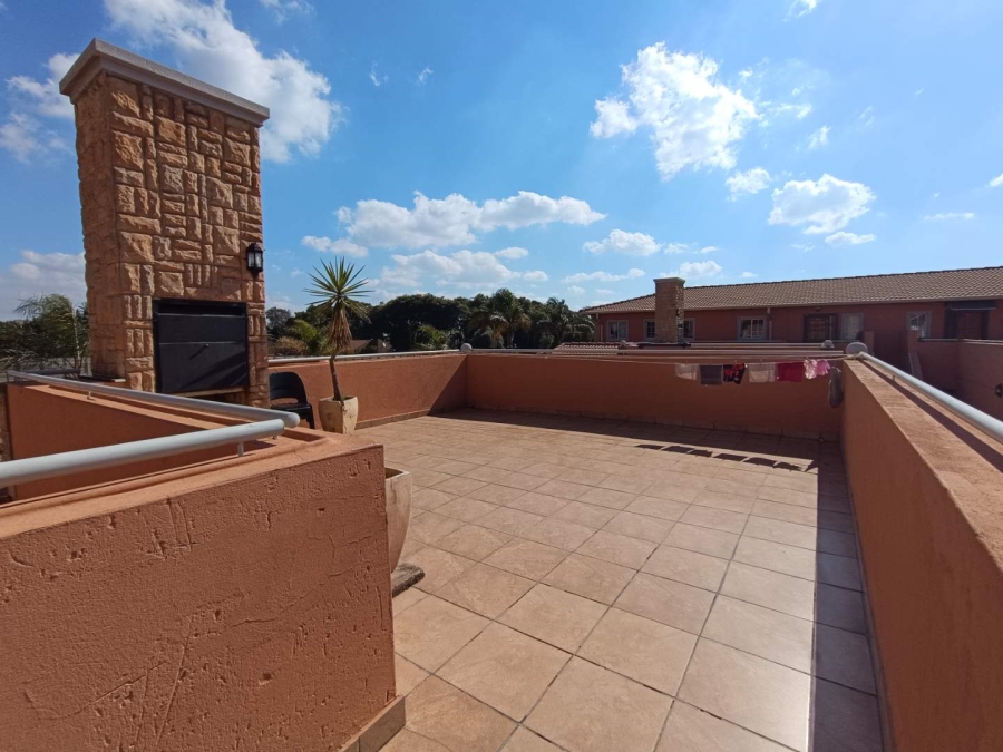 3 Bedroom Property for Sale in Glen Marais Gauteng