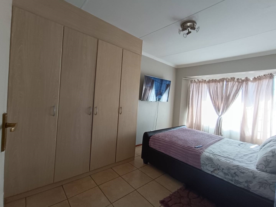 3 Bedroom Property for Sale in Glen Marais Gauteng