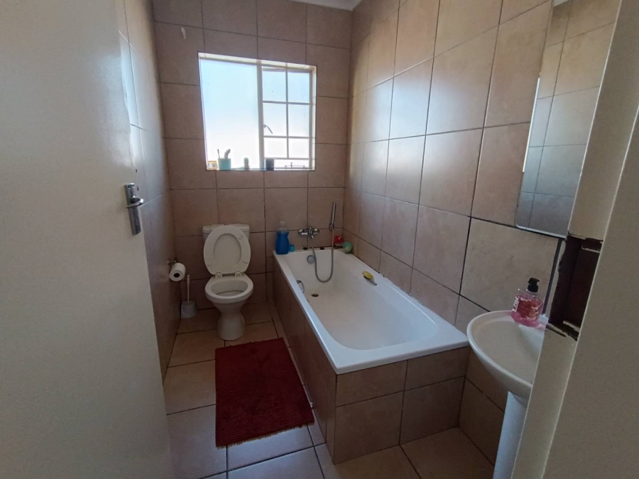 3 Bedroom Property for Sale in Glen Marais Gauteng