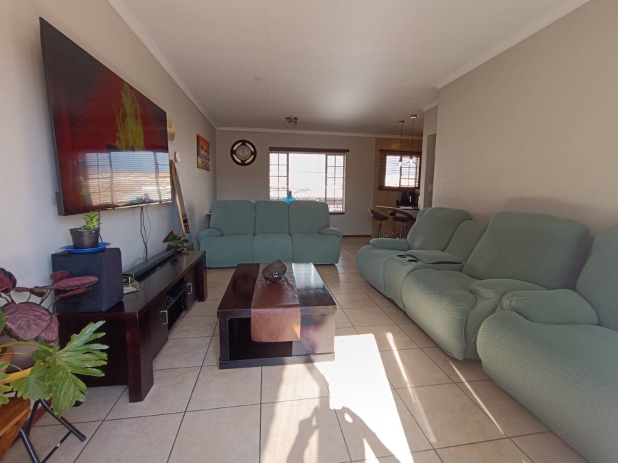 3 Bedroom Property for Sale in Glen Marais Gauteng