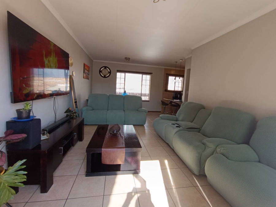 3 Bedroom Property for Sale in Glen Marais Gauteng