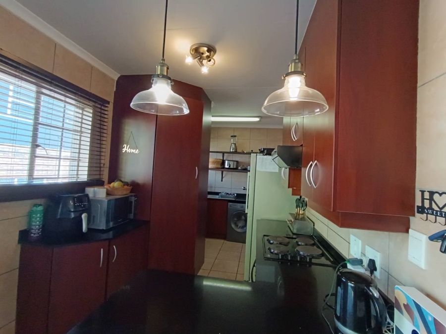 3 Bedroom Property for Sale in Glen Marais Gauteng