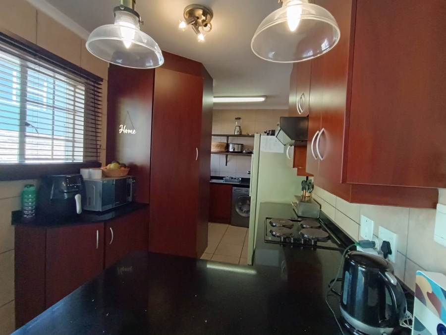 3 Bedroom Property for Sale in Glen Marais Gauteng
