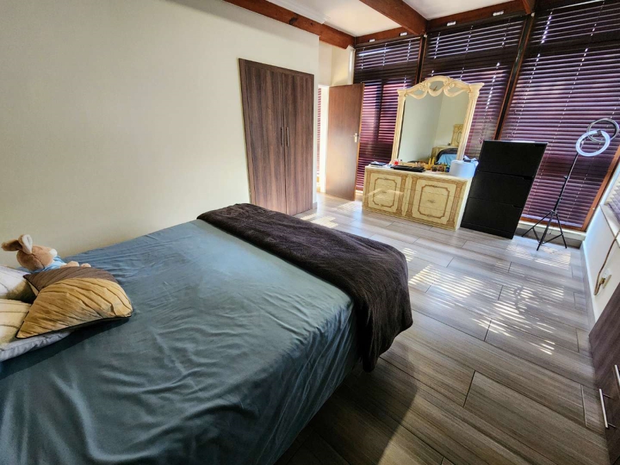 6 Bedroom Property for Sale in Villieria Gauteng