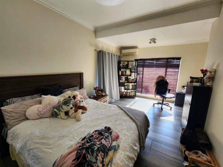 6 Bedroom Property for Sale in Villieria Gauteng