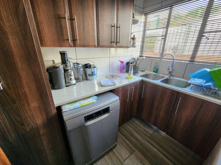 6 Bedroom Property for Sale in Villieria Gauteng