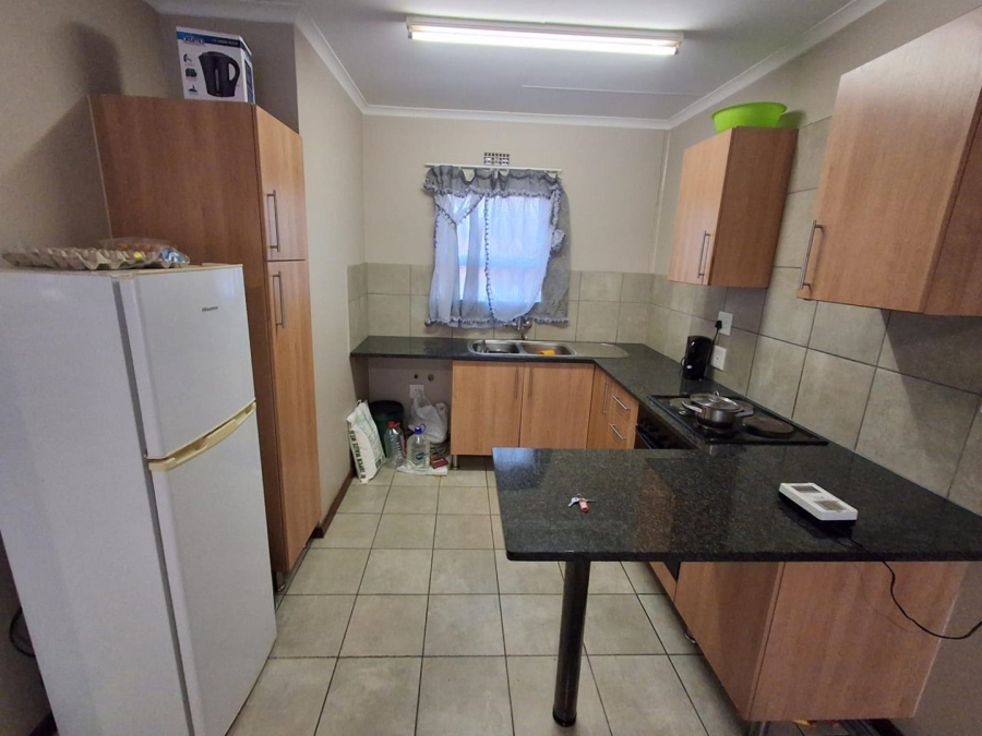 2 Bedroom Property for Sale in Kosmosdal Gauteng