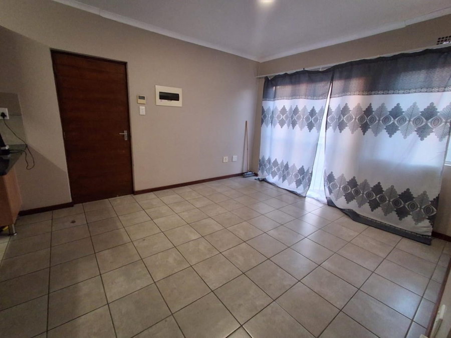 2 Bedroom Property for Sale in Kosmosdal Gauteng