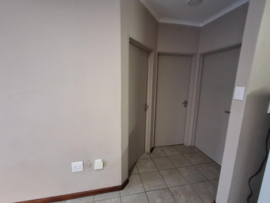 2 Bedroom Property for Sale in Kosmosdal Gauteng