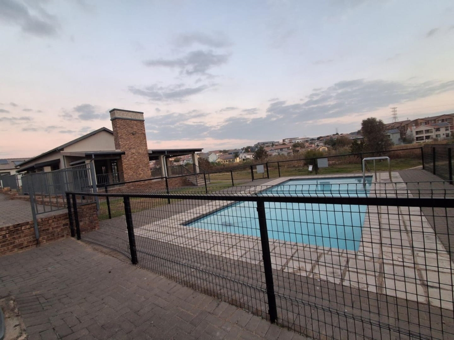 2 Bedroom Property for Sale in Kosmosdal Gauteng
