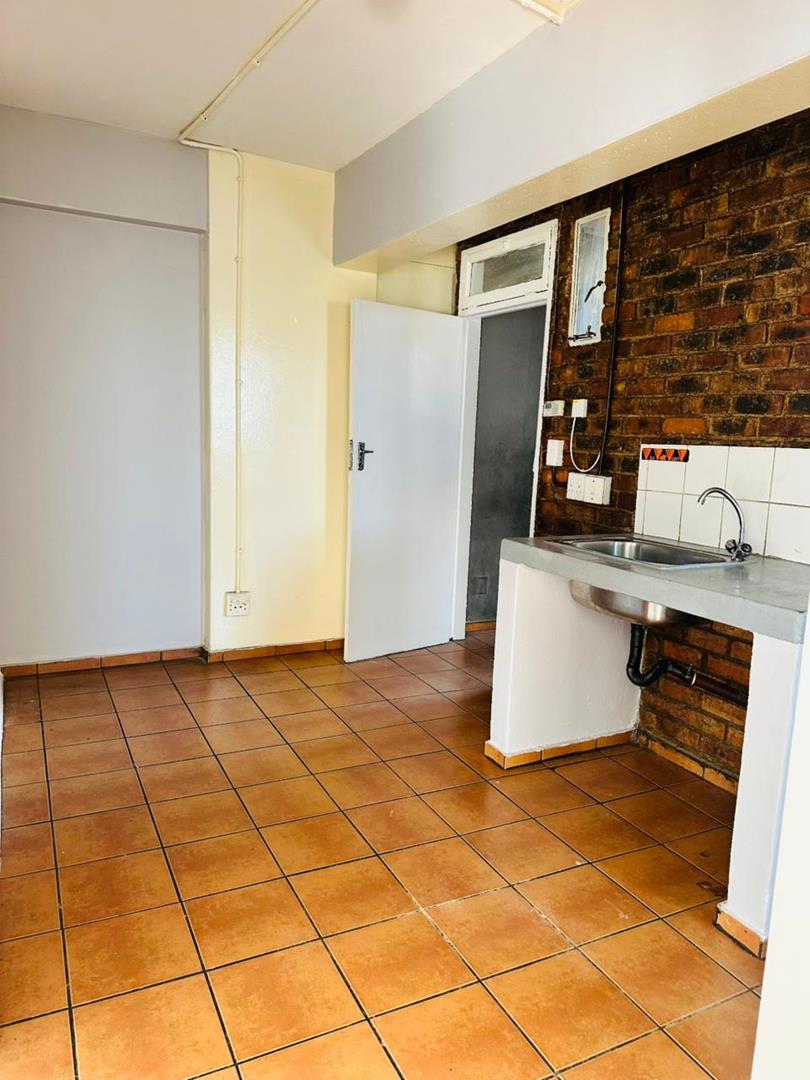 To Let 2 Bedroom Property for Rent in Joubert Park Gauteng