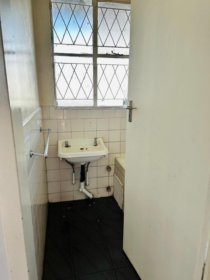 To Let 2 Bedroom Property for Rent in Joubert Park Gauteng