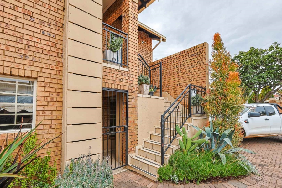 2 Bedroom Property for Sale in The Wilds Gauteng