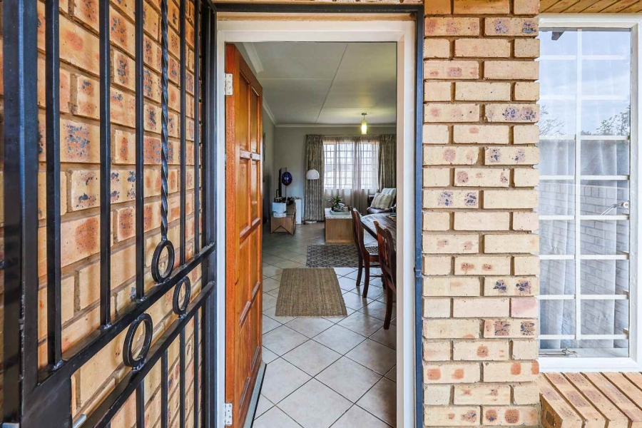 2 Bedroom Property for Sale in The Wilds Gauteng