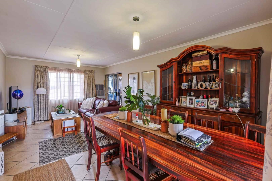 2 Bedroom Property for Sale in The Wilds Gauteng