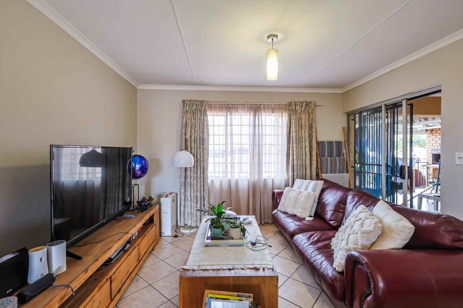 2 Bedroom Property for Sale in The Wilds Gauteng