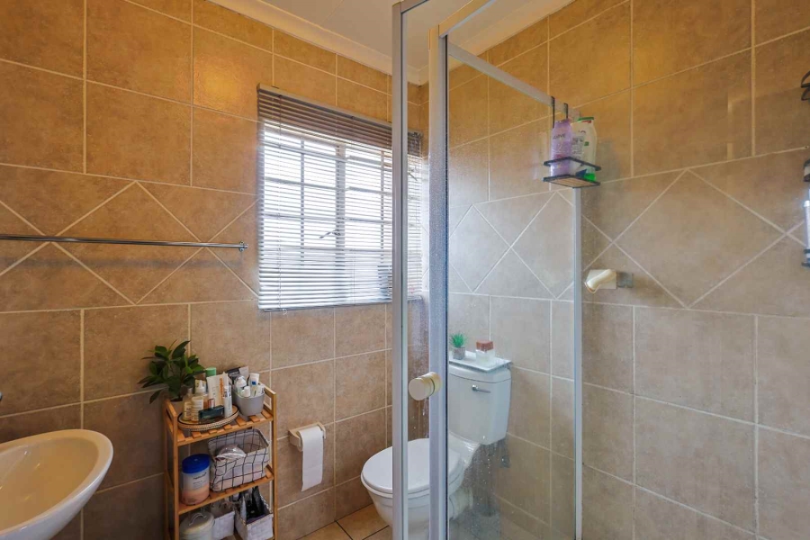 2 Bedroom Property for Sale in The Wilds Gauteng