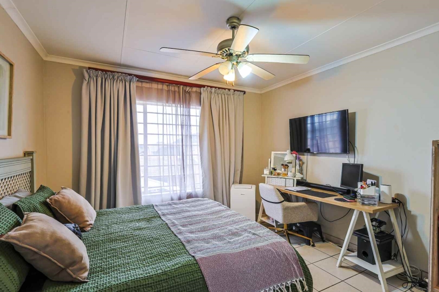 2 Bedroom Property for Sale in The Wilds Gauteng