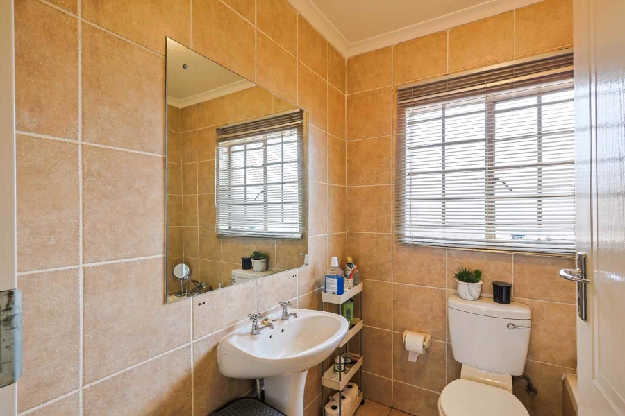 2 Bedroom Property for Sale in The Wilds Gauteng