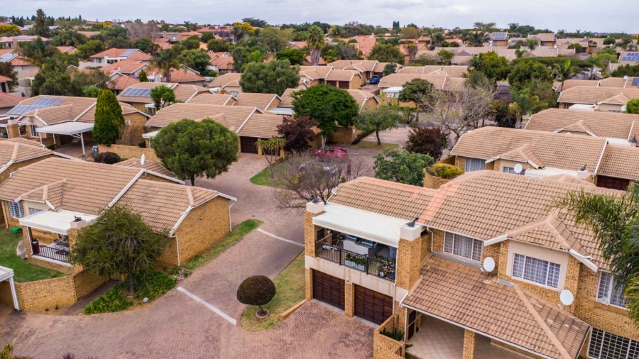 2 Bedroom Property for Sale in The Wilds Gauteng