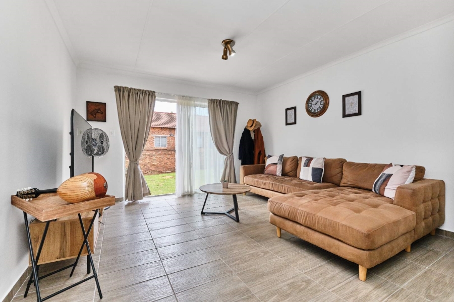2 Bedroom Property for Sale in Radiokop Gauteng