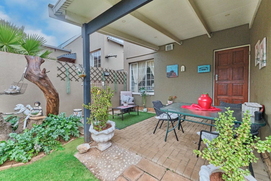 2 Bedroom Property for Sale in Radiokop Gauteng