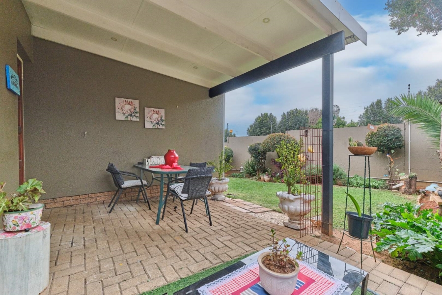 2 Bedroom Property for Sale in Radiokop Gauteng