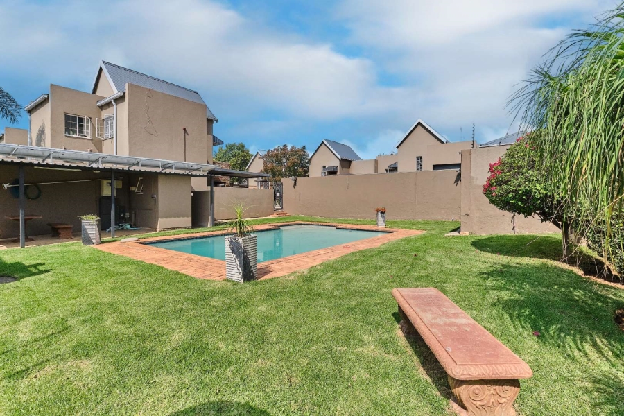 2 Bedroom Property for Sale in Radiokop Gauteng