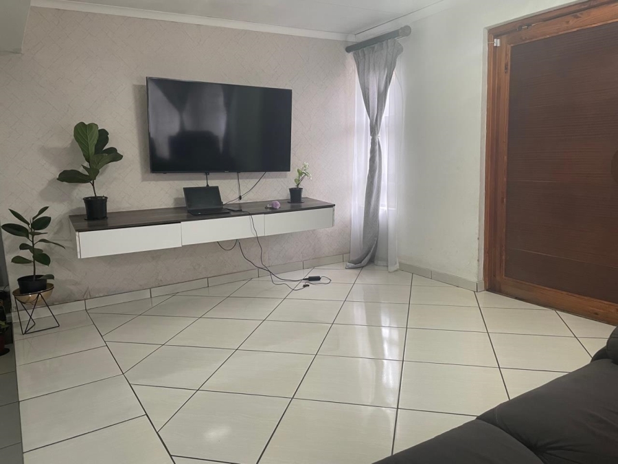 3 Bedroom Property for Sale in Bloubosrand Gauteng