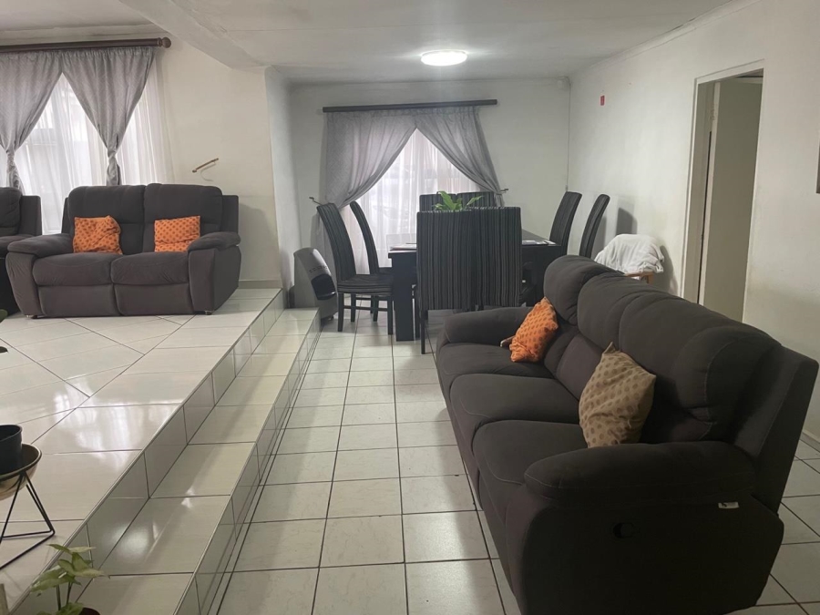 3 Bedroom Property for Sale in Bloubosrand Gauteng