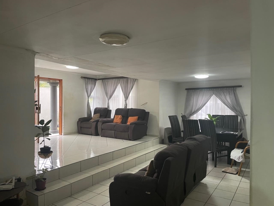 3 Bedroom Property for Sale in Bloubosrand Gauteng