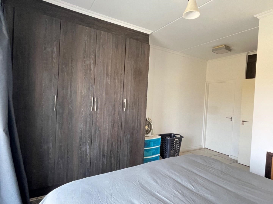 2 Bedroom Property for Sale in Olivedale Gauteng