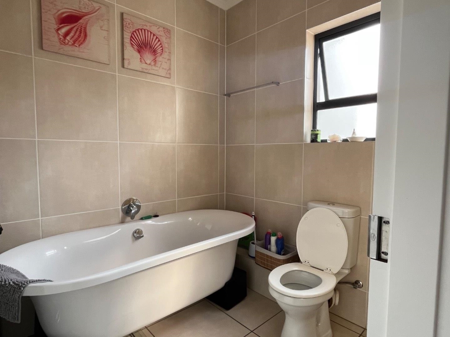 2 Bedroom Property for Sale in Olivedale Gauteng