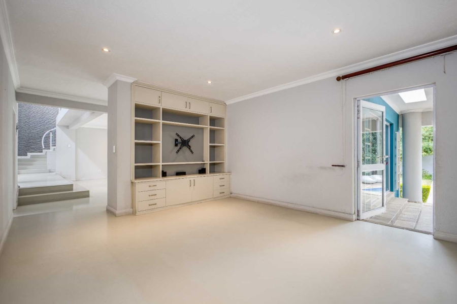6 Bedroom Property for Sale in Dainfern Golf Estate Gauteng