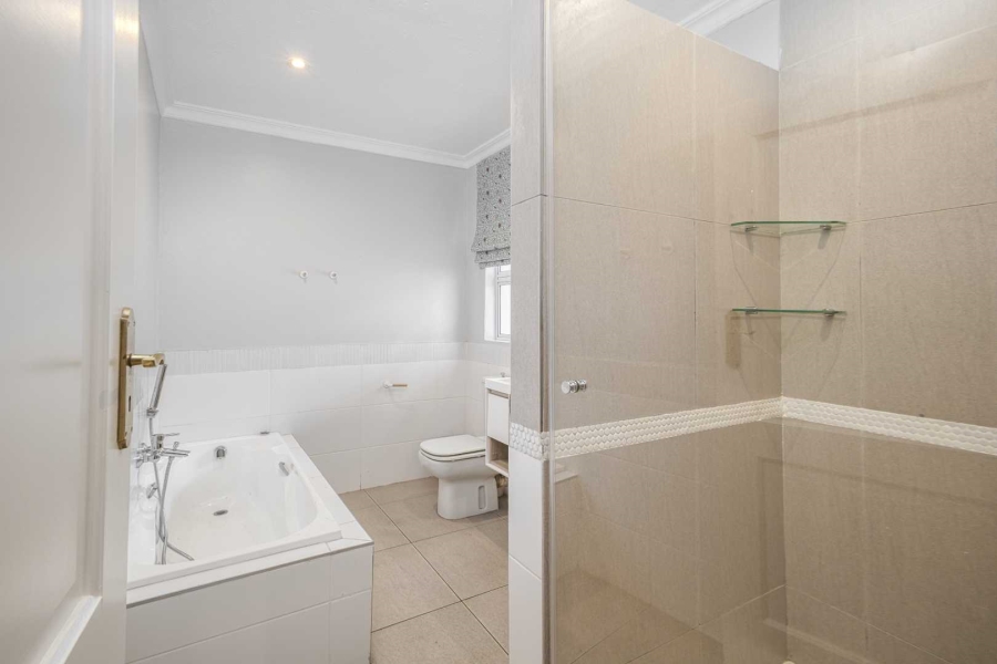 6 Bedroom Property for Sale in Dainfern Golf Estate Gauteng