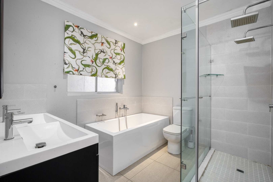 6 Bedroom Property for Sale in Dainfern Golf Estate Gauteng