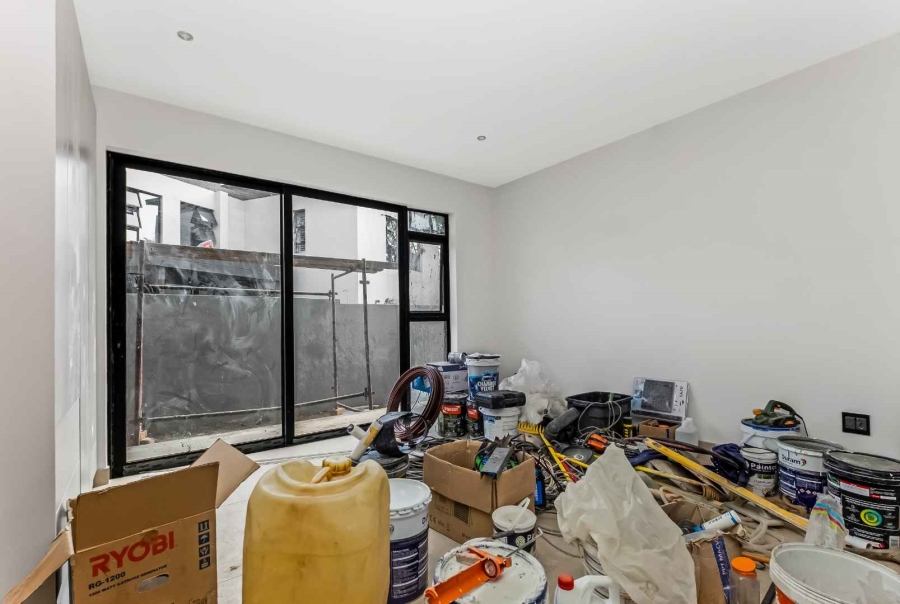 5 Bedroom Property for Sale in Copperleaf Estate Gauteng