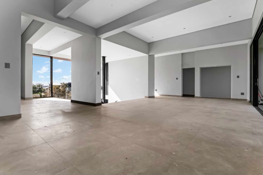 5 Bedroom Property for Sale in Copperleaf Estate Gauteng