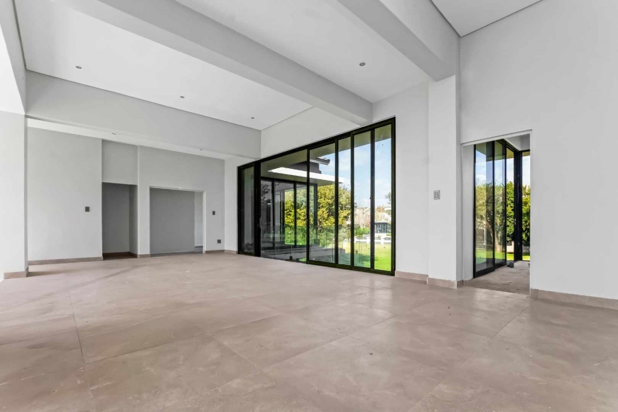 5 Bedroom Property for Sale in Copperleaf Estate Gauteng