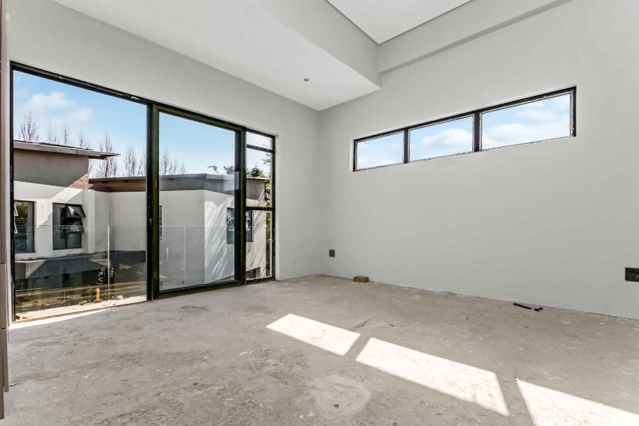 5 Bedroom Property for Sale in Copperleaf Estate Gauteng