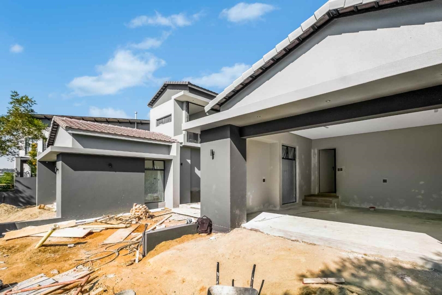 5 Bedroom Property for Sale in Copperleaf Estate Gauteng