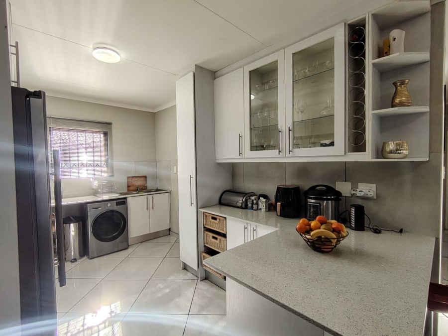 3 Bedroom Property for Sale in Mackenzie Park Gauteng