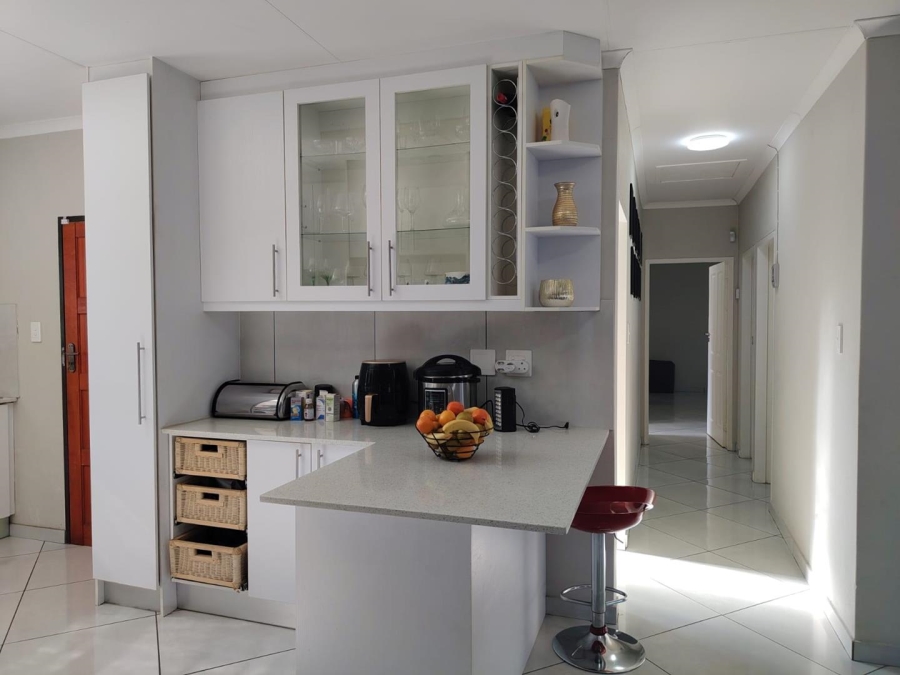 3 Bedroom Property for Sale in Mackenzie Park Gauteng